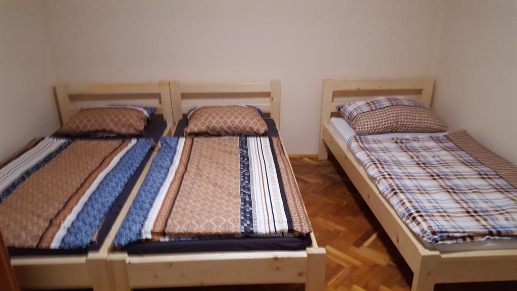 M&M Apartman Tiszafured Bagian luar foto