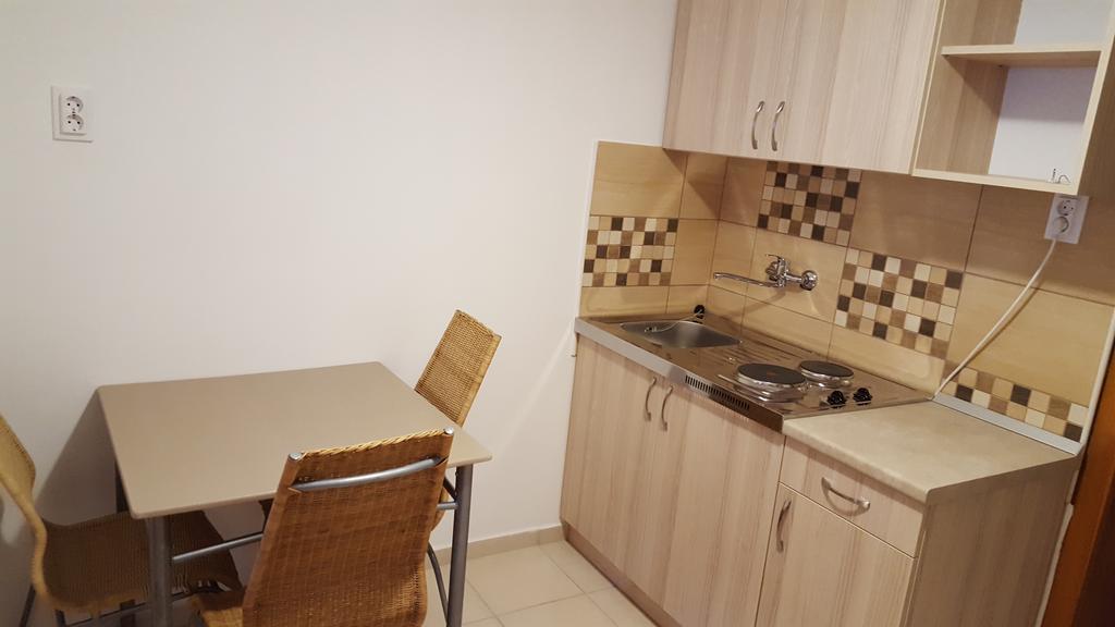 M&M Apartman Tiszafured Bagian luar foto